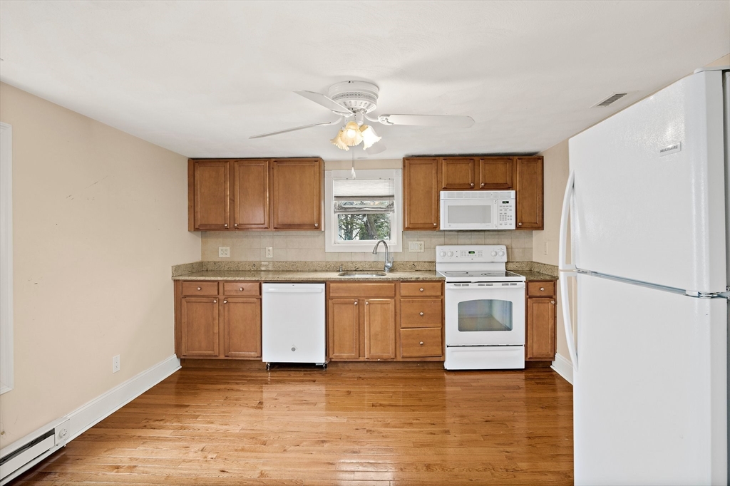 33 Jacobs Street Peabody, MA 01960 - Photo 4 of 29