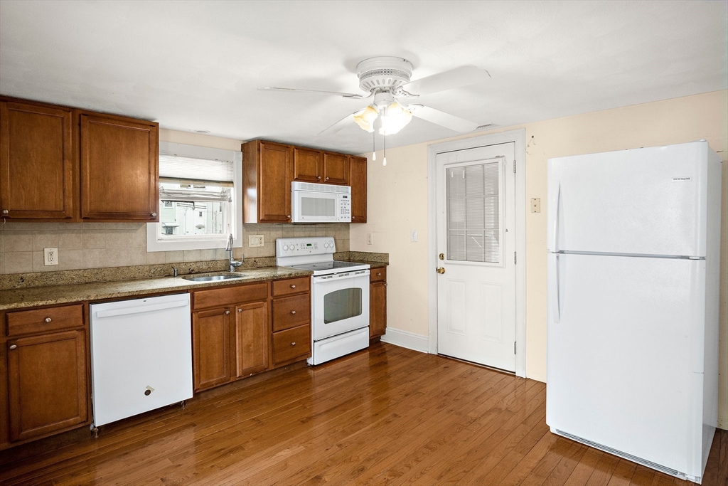 33 Jacobs Street Peabody, MA 01960 - Photo 5 of 29