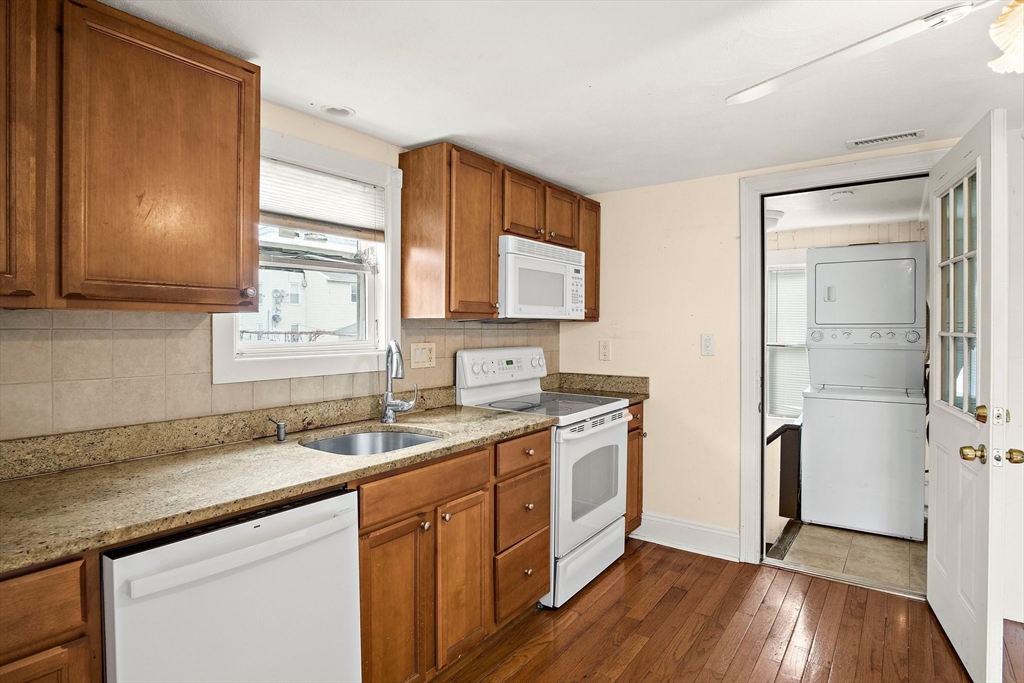 33 Jacobs Street Peabody, MA 01960 - Photo 6 of 29