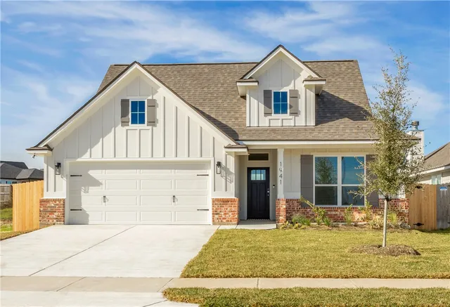 $365,400 | 1941 Pinemont View Drive, Bryan, TX 77807