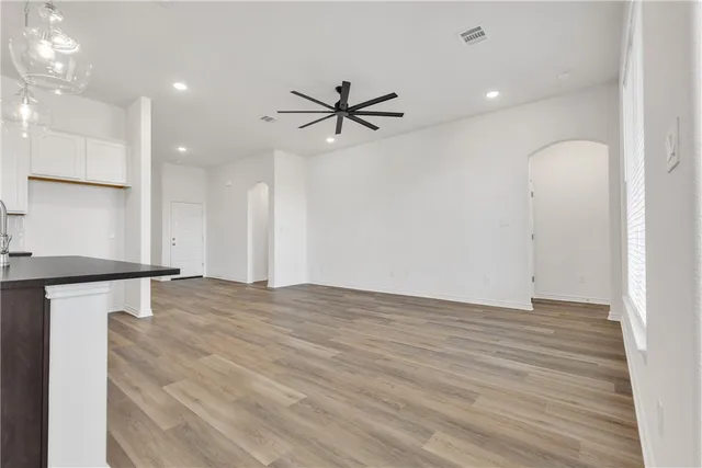 $365,400 | 1941 Pinemont View Drive, Bryan, TX 77807