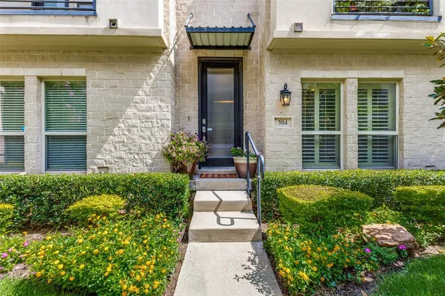 $469,900 | 7333 Valley View Lane, Unit 304, Dallas, TX 75240