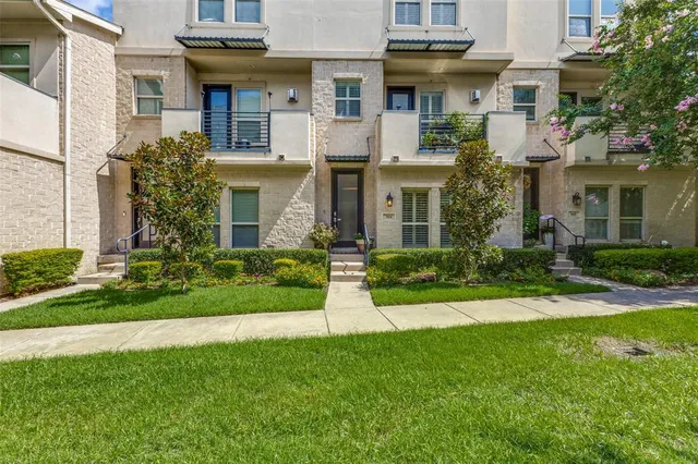 $469,900 | 7333 Valley View Lane, Unit 304, Dallas, TX 75240