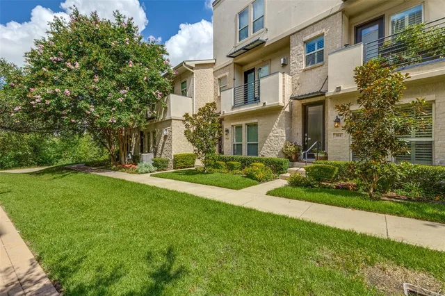$469,900 | 7333 Valley View Lane, Unit 304, Dallas, TX 75240