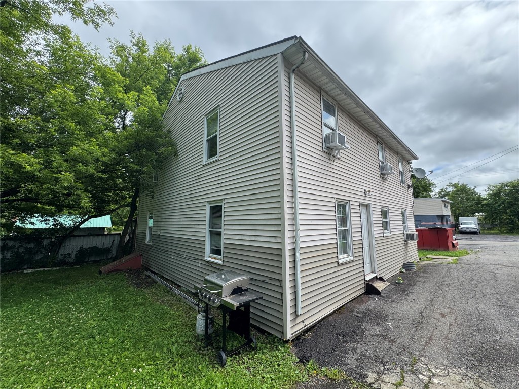 7 Barbara Avenue Binghamton, NY 13903 - Photo 3 of 21