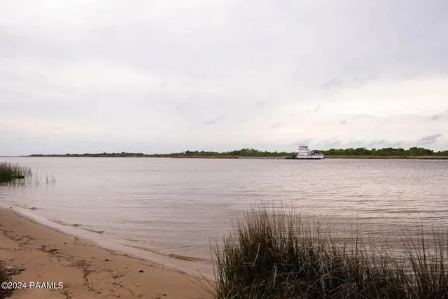 $3,367,420 | 0 Southwest Louisiana Brackish Water Marsh, Cameron, LA 70631