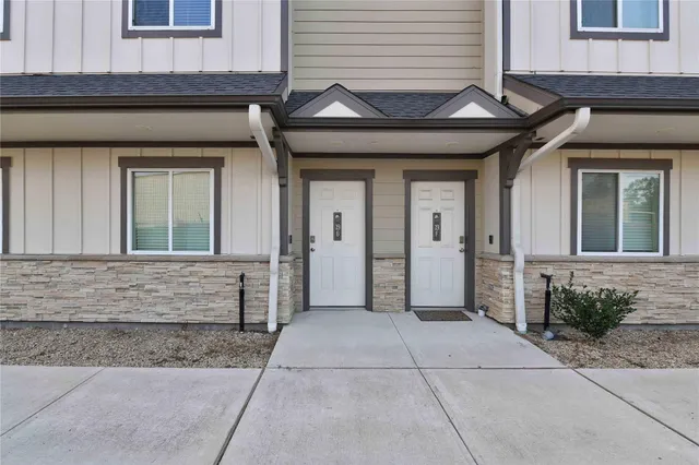 a view of entrance of the house