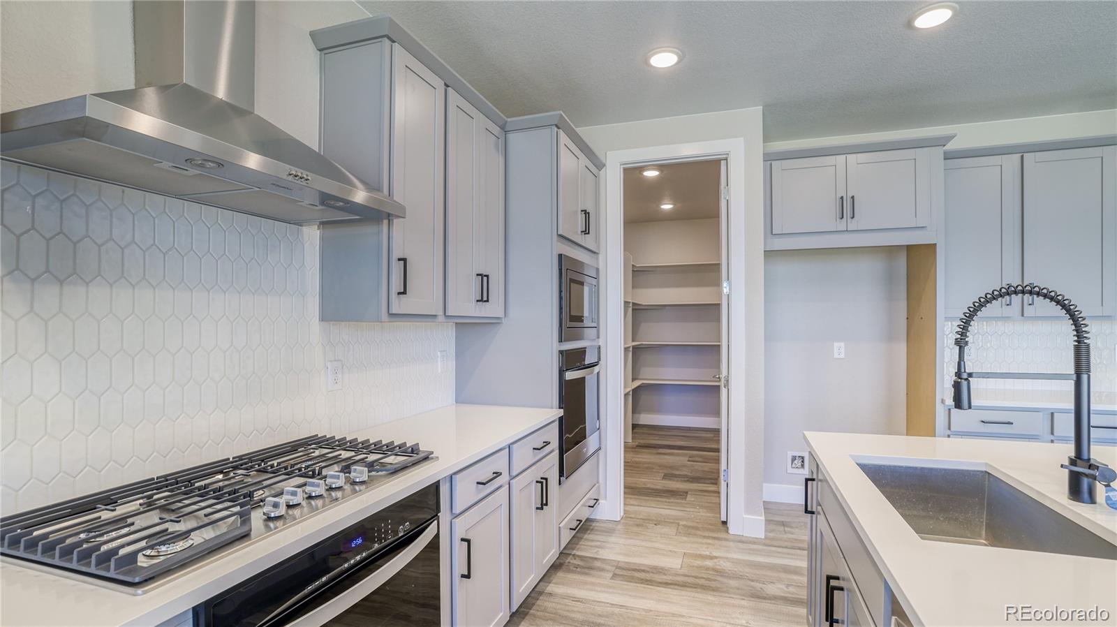 3978 North Buchanan Way Aurora, CO 80019 - Photo 11 of 31