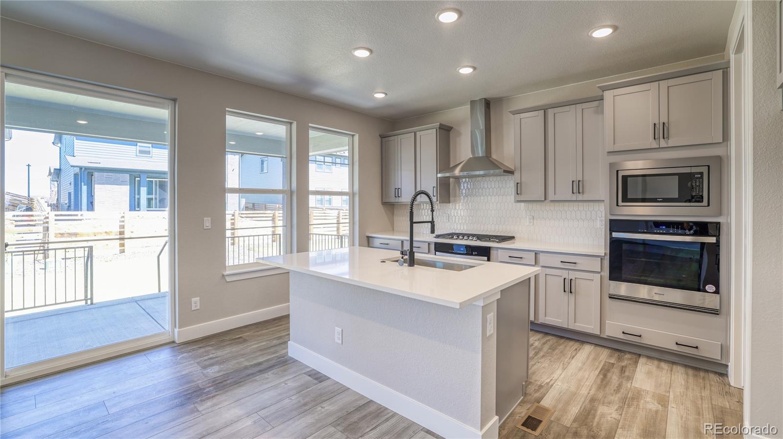 3978 North Buchanan Way Aurora, CO 80019 - Photo 8 of 31