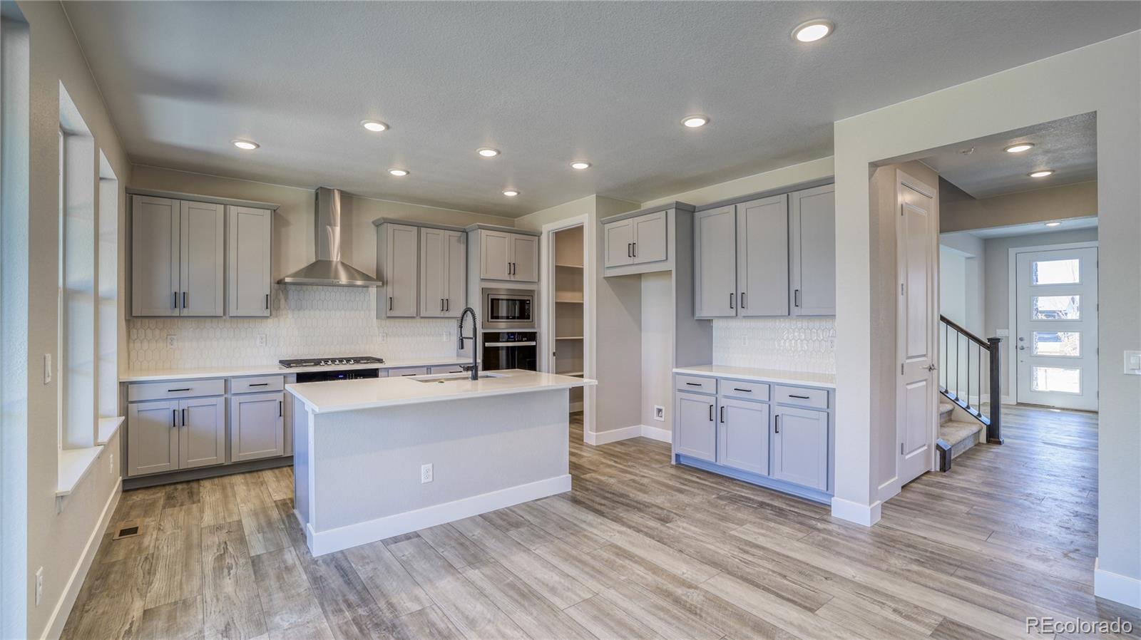 3978 North Buchanan Way Aurora, CO 80019 - Photo 9 of 31