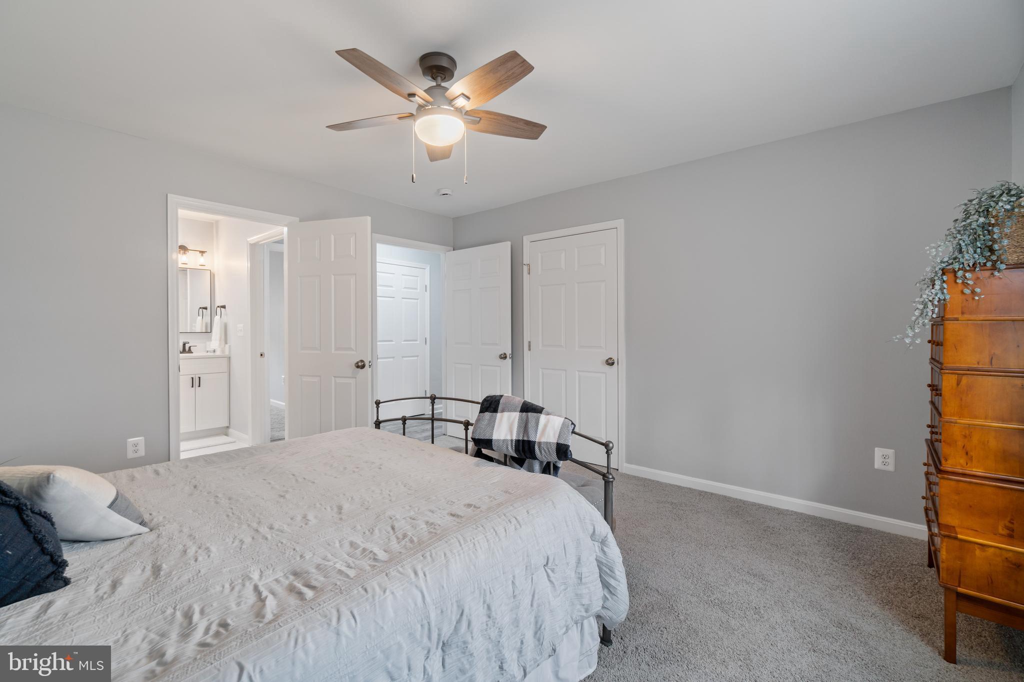 3335 Thomas Point Road Annapolis, MD 21403 - Photo 15 of 37 Primary Bedroom