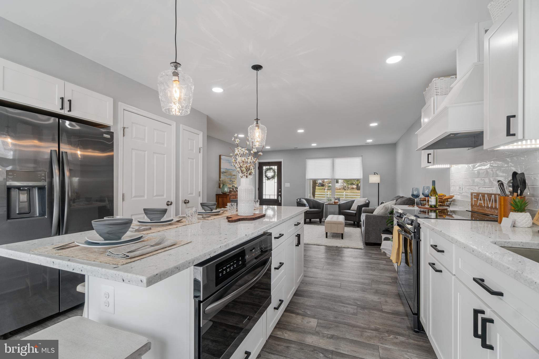 3335 Thomas Point Road Annapolis, MD 21403 - Photo 5 of 37 Built-in Black Stainless Microwave and Appliances