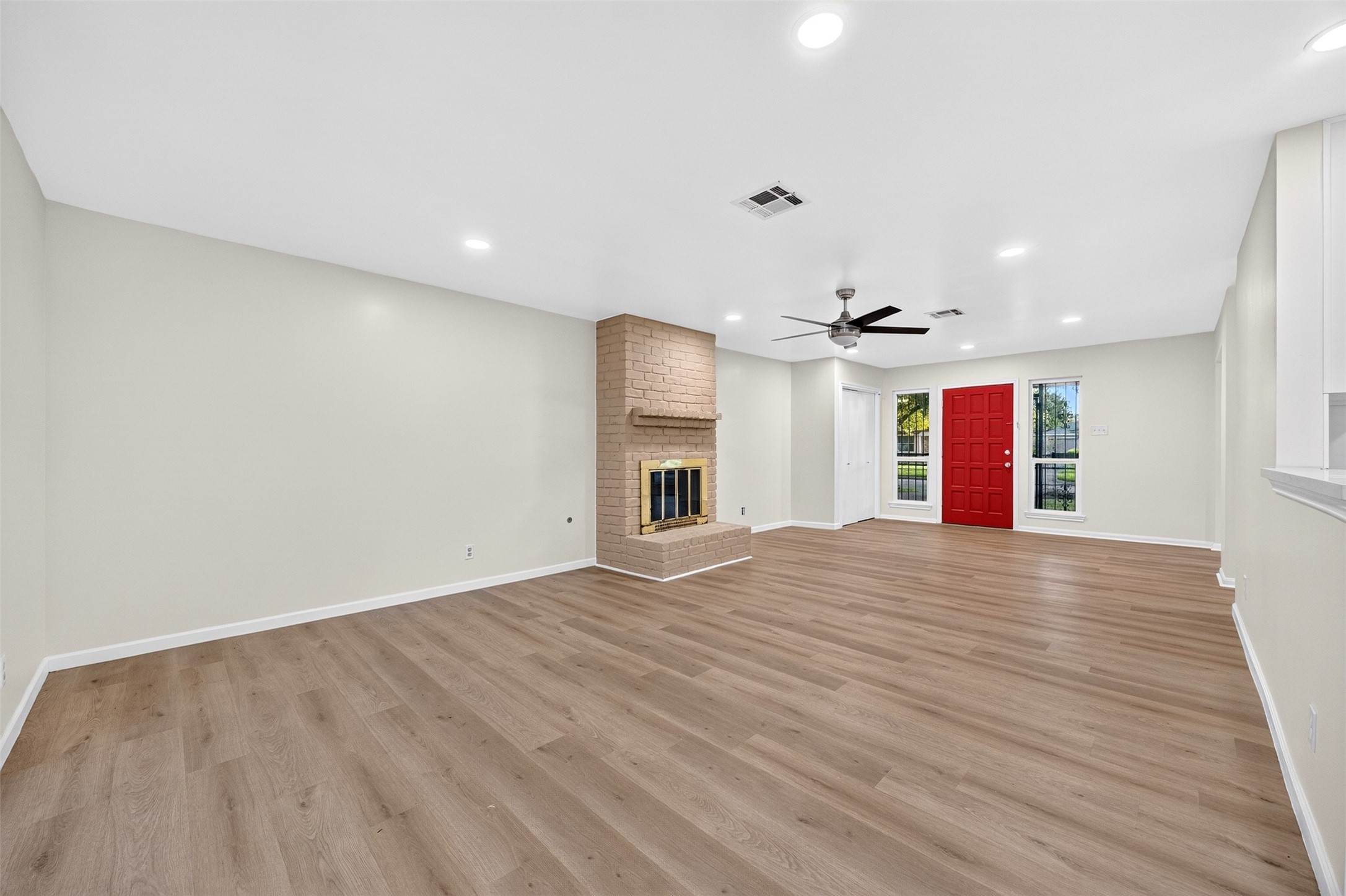9231 Sandstone Road Houston, TX 77036 - Photo 11 of 44 Gallery Image 11