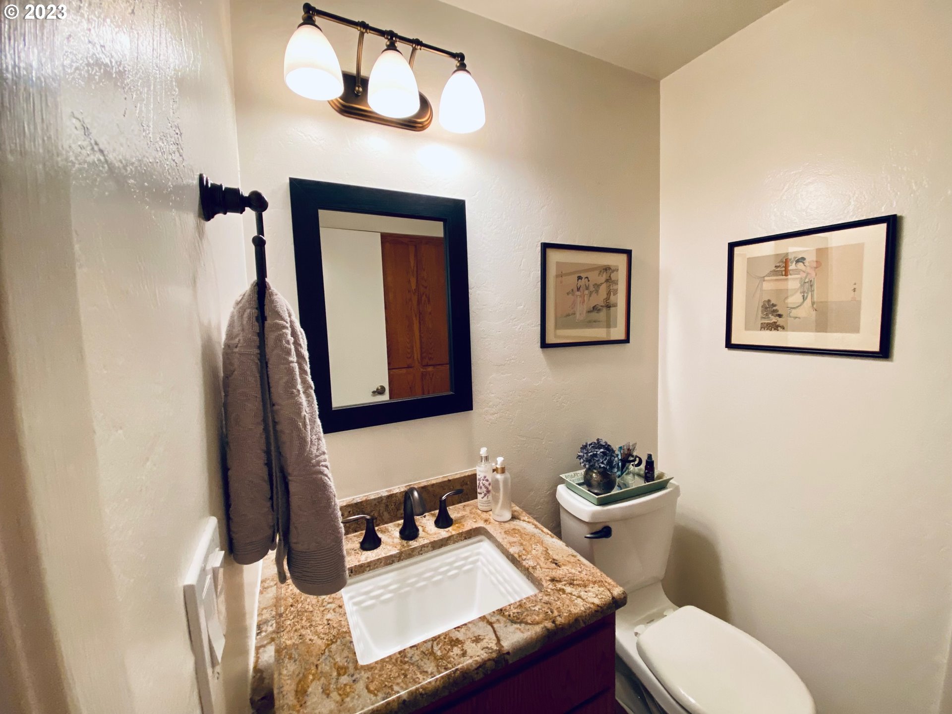 2252 Ridgeway Drive Eugene, OR 97401 - Photo 13 of 45 Gallery Image 13