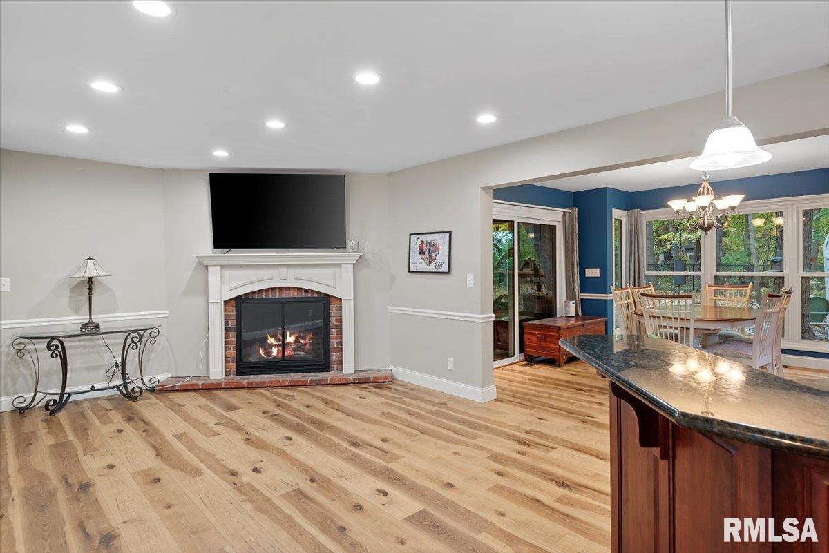 929 Roanoke Drive Springfield, IL 62702 - Photo 13 of 48