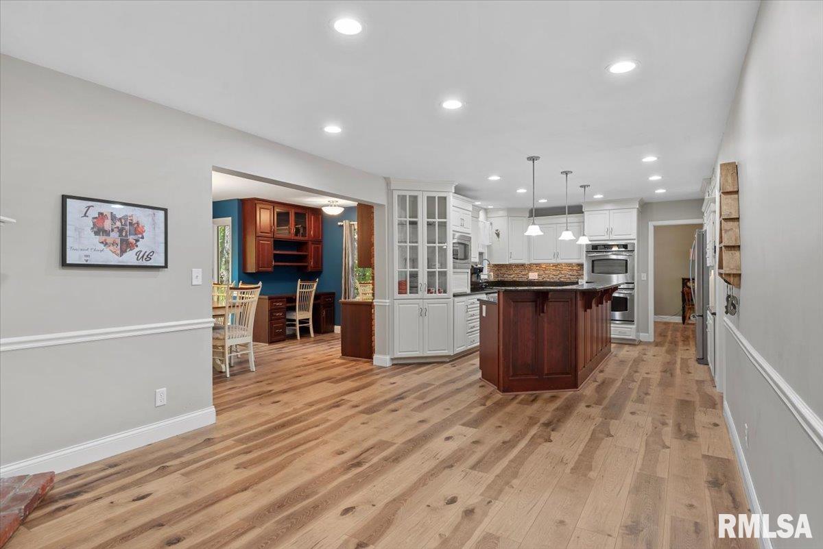 929 Roanoke Drive Springfield, IL 62702 - Photo 14 of 48