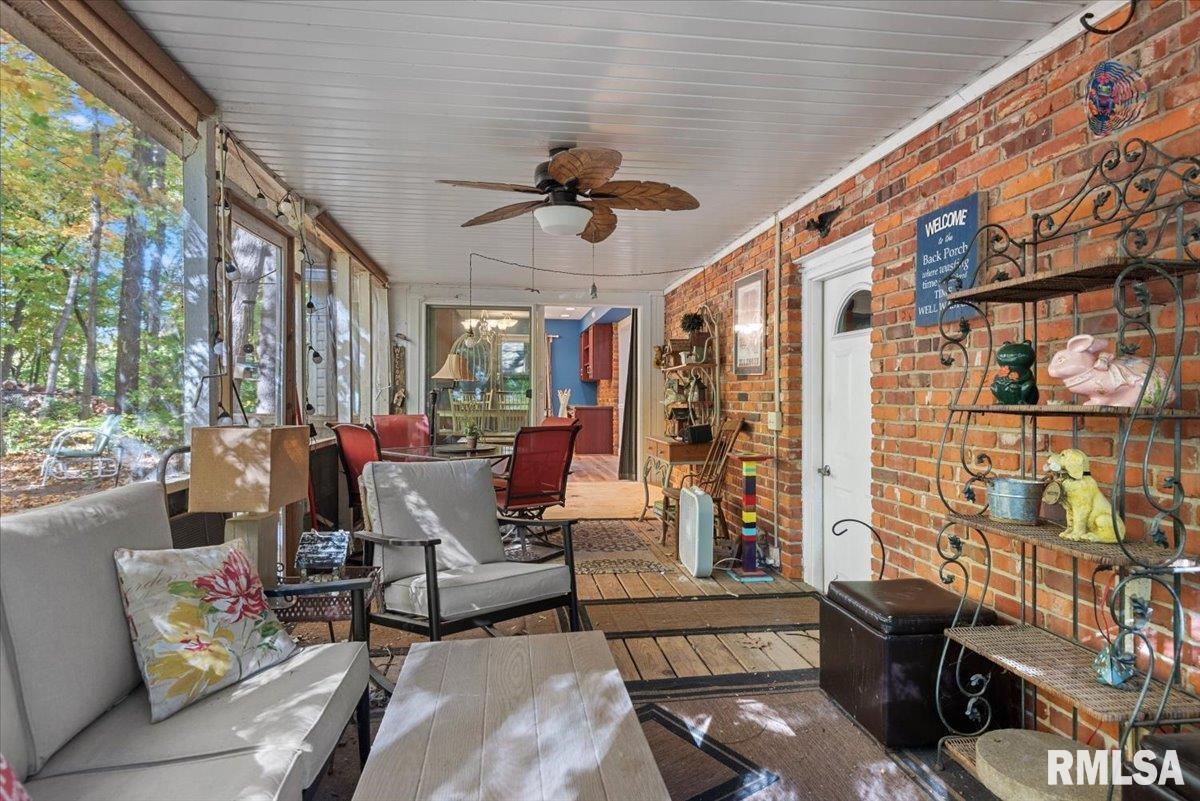 929 Roanoke Drive Springfield, IL 62702 - Photo 22 of 48