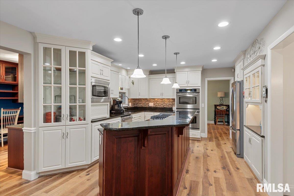 929 Roanoke Drive Springfield, IL 62702 - Photo 6 of 48