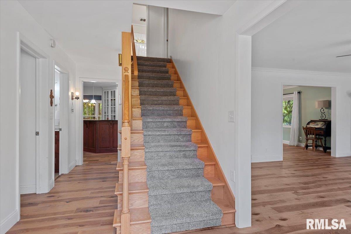 929 Roanoke Drive Springfield, IL 62702 - Photo 7 of 48