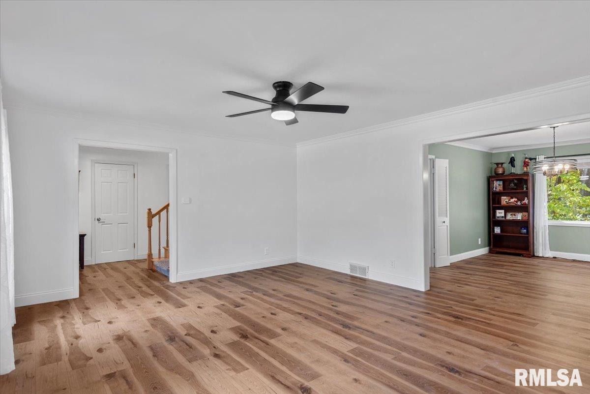 929 Roanoke Drive Springfield, IL 62702 - Photo 9 of 48