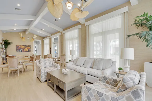 $1,460,000 | 543 Bay Colony Drive North, Unit SLIP 8, Juno Beach, FL 33408