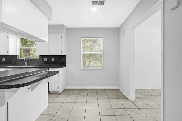 $1,990 | 1014 Robinson Street, Alvin, TX 77511