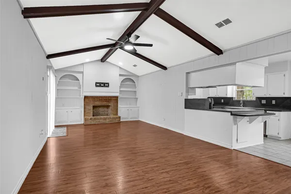 $1,990 | 1014 Robinson Street, Alvin, TX 77511