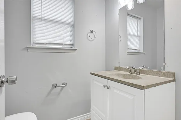 $1,990 | 1014 Robinson Street, Alvin, TX 77511