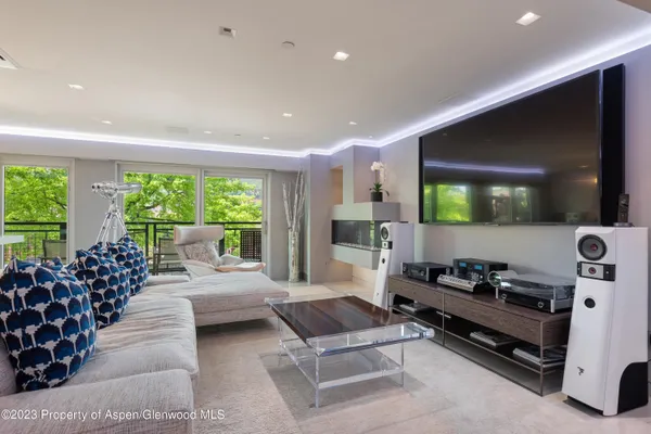 $50,000 | 555 East Durant Avenue, Unit 2L, Aspen, CO 81611