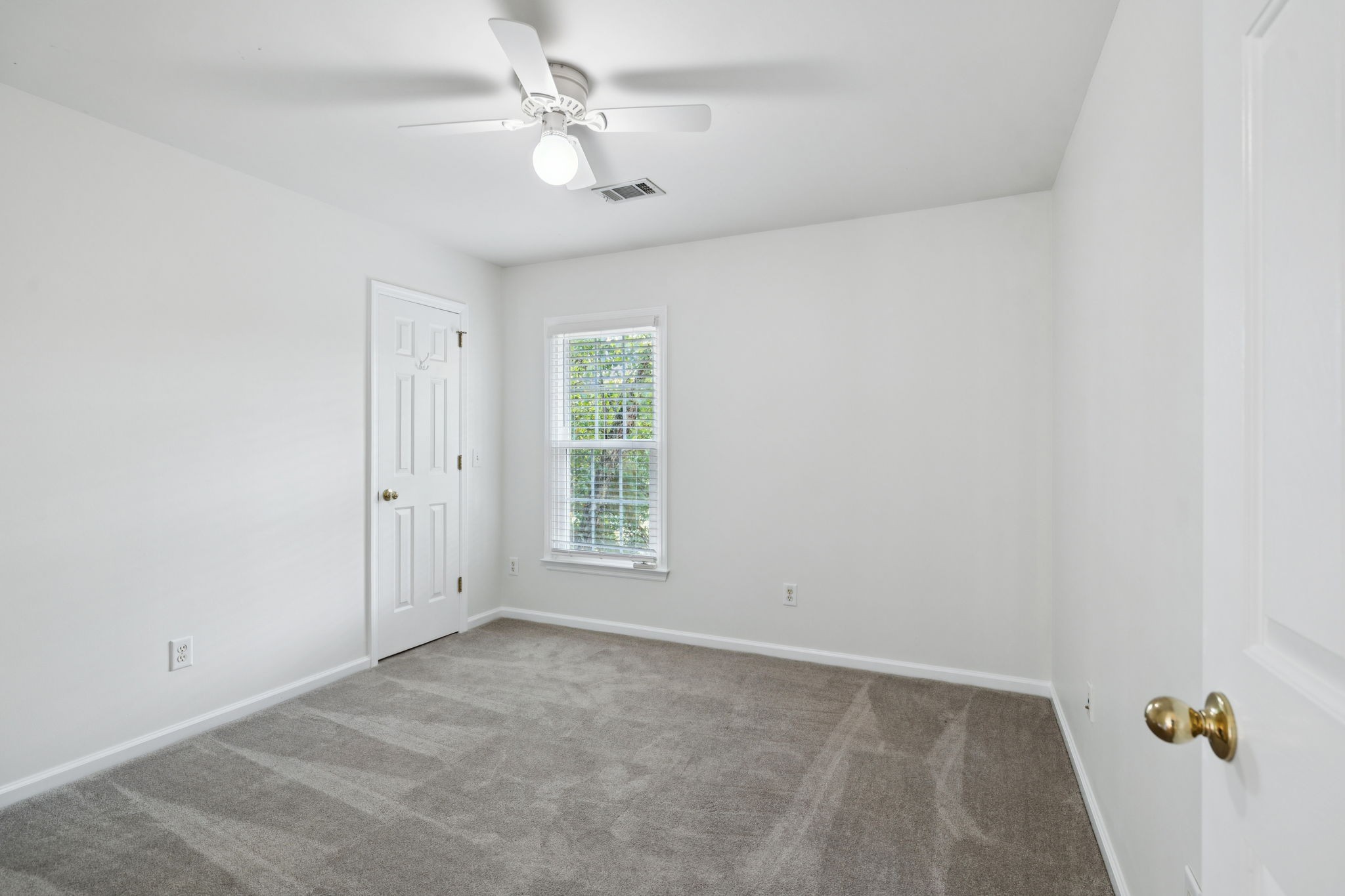 333 Springhouse Circle Franklin, TN 37067 - Photo 42 of 67 an empty room with windows