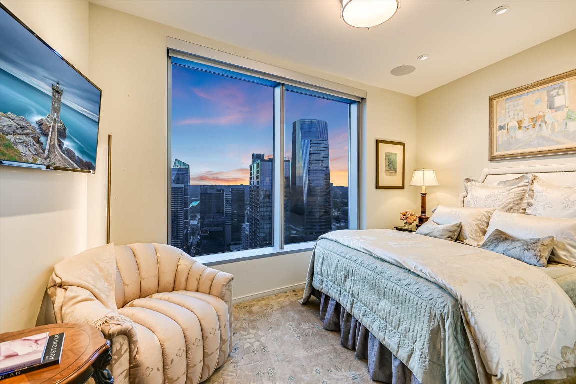 200 Congress Avenue, Unit 35AC Austin, TX 78701 - Photo 11 of 40 Primary suite with lake views.