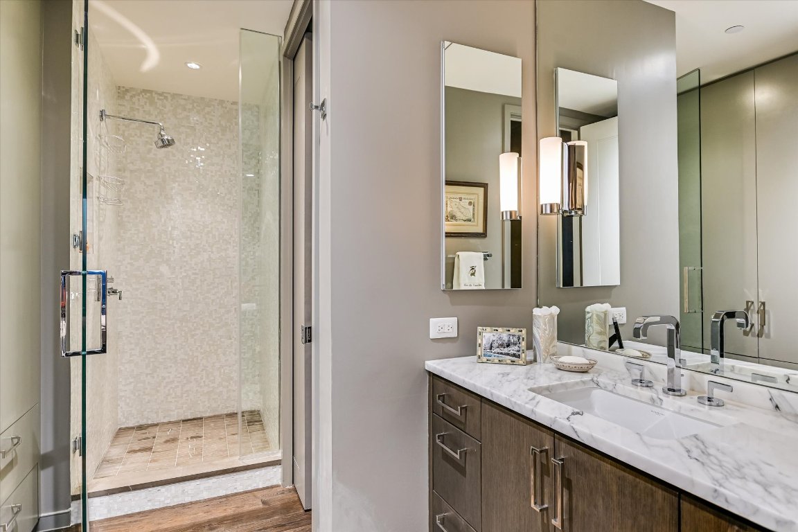 200 Congress Avenue, Unit 35AC Austin, TX 78701 - Photo 21 of 40 The third full bathroom.