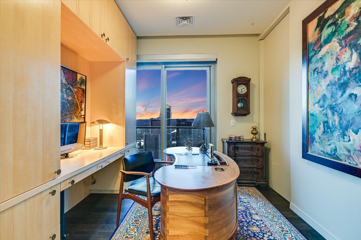 200 Congress Avenue, Unit 35AC Austin, TX 78701 - Photo 10 of 40 Private office off of the primary suite.