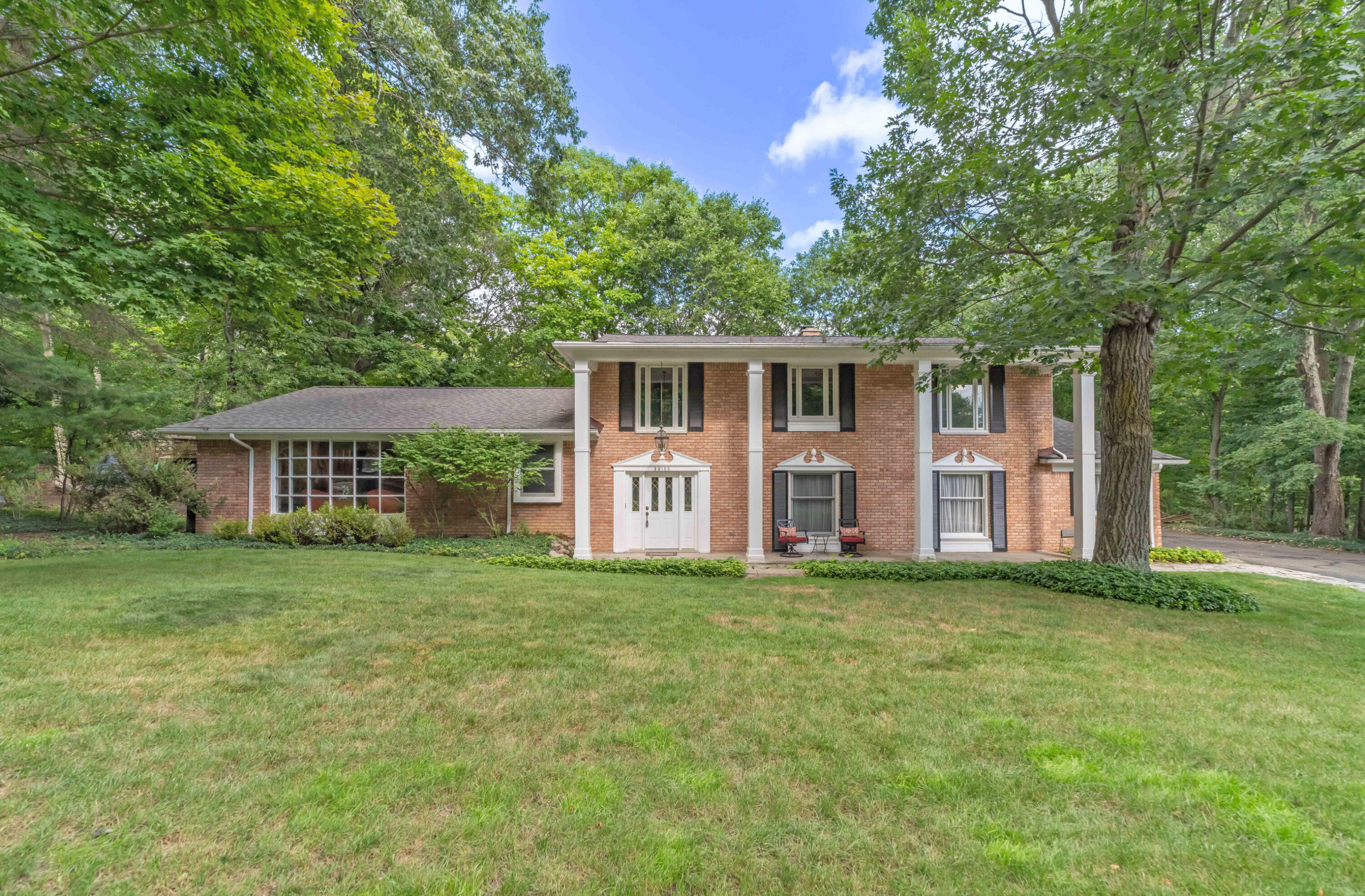 34150 Hunters Row Farmington, MI 48331 - Photo 1 of 74 000