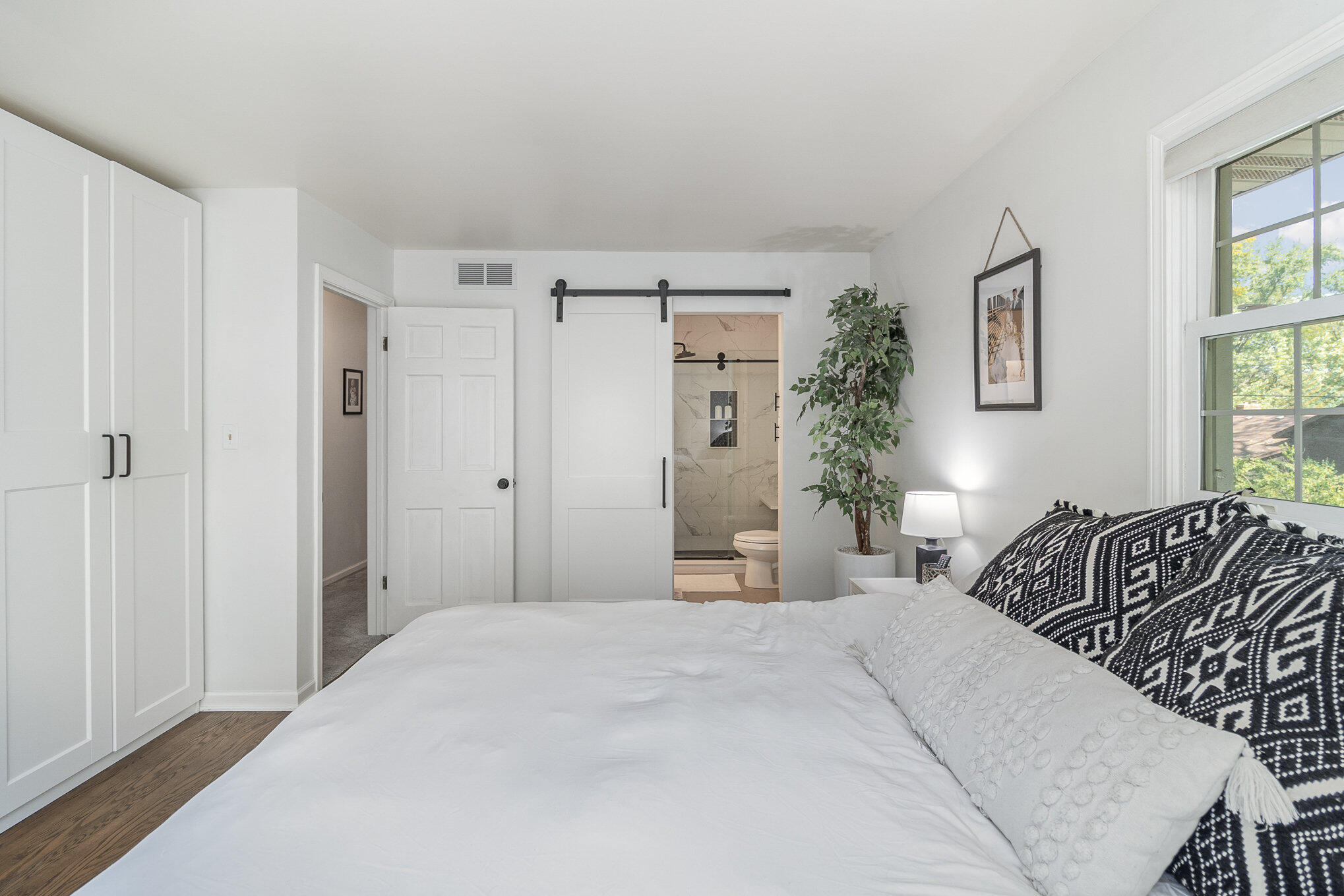 9125 Walnut Drive Munster, IN 46321 - Photo 17 of 36 2038x1359