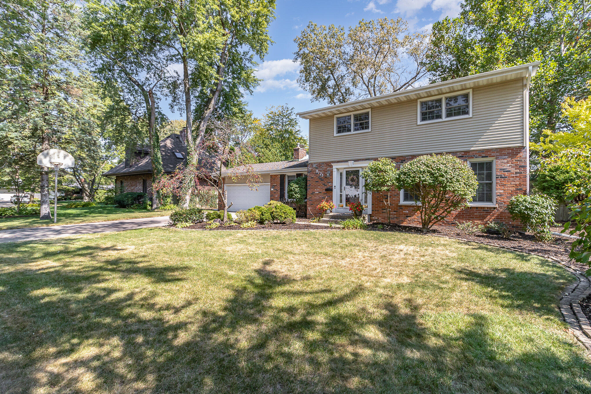 9125 Walnut Drive Munster, IN 46321 - Photo 2 of 36 2038x1359