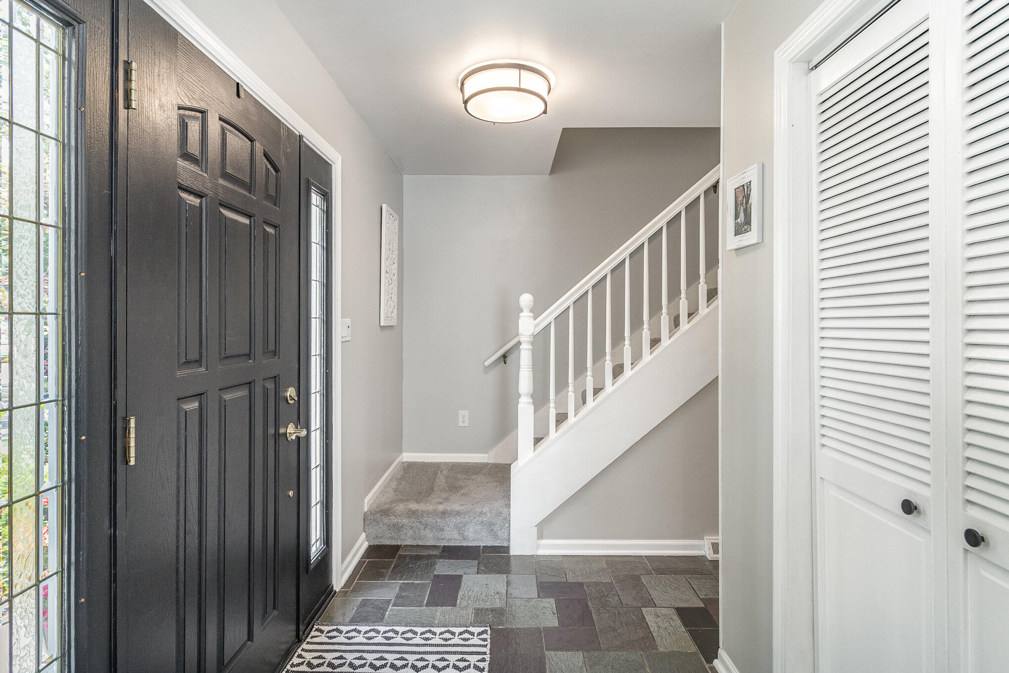 9125 Walnut Drive Munster, IN 46321 - Photo 4 of 36 2038x1359