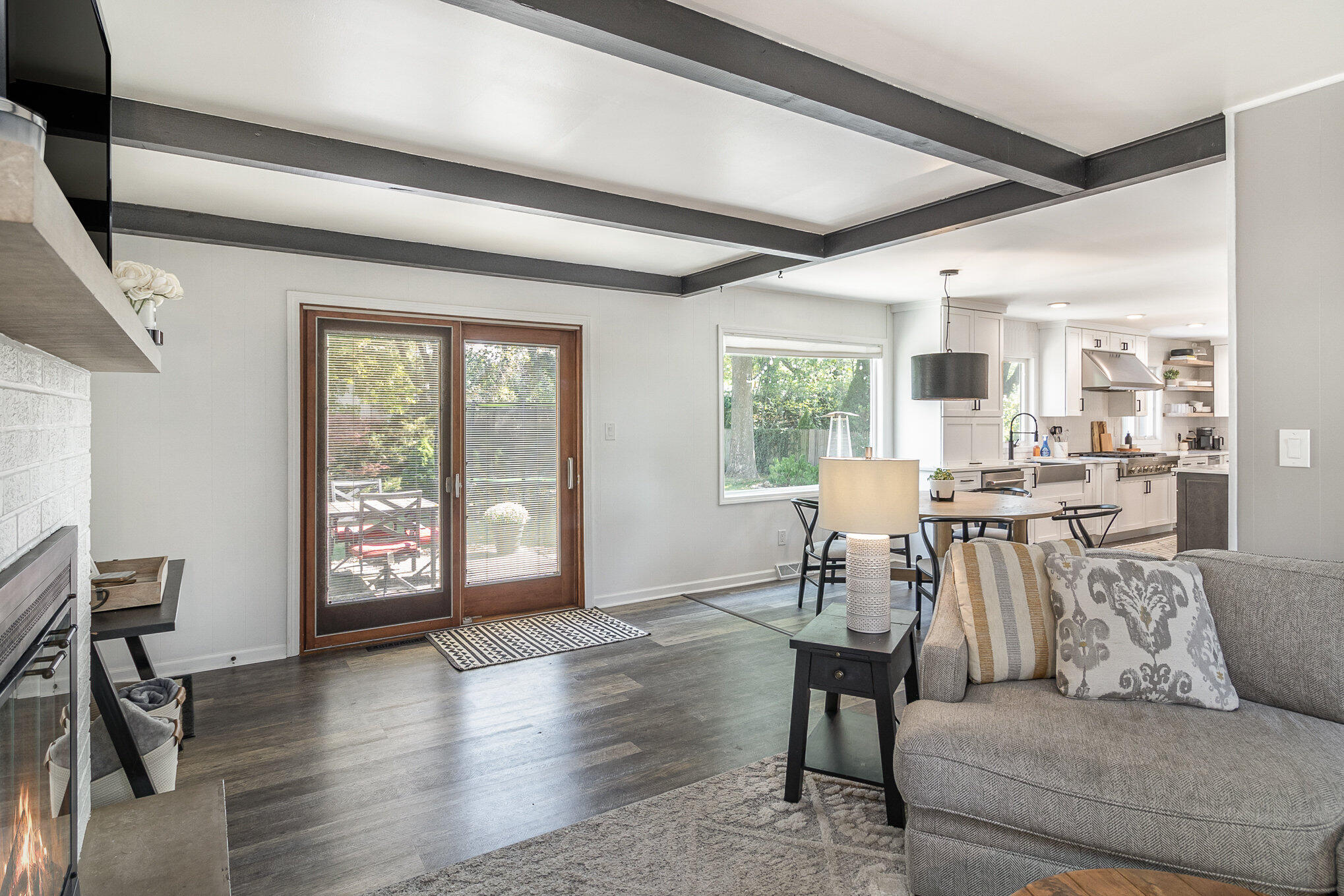 9125 Walnut Drive Munster, IN 46321 - Photo 8 of 36 2038x1359