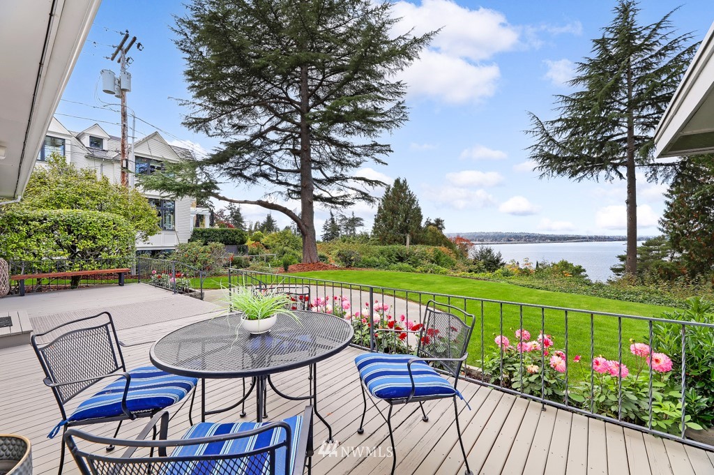 3605 Evergreen Point Road Medina, WA 98039 - Photo 22 of 25 a view of an outdoor space and blue swimming pool
