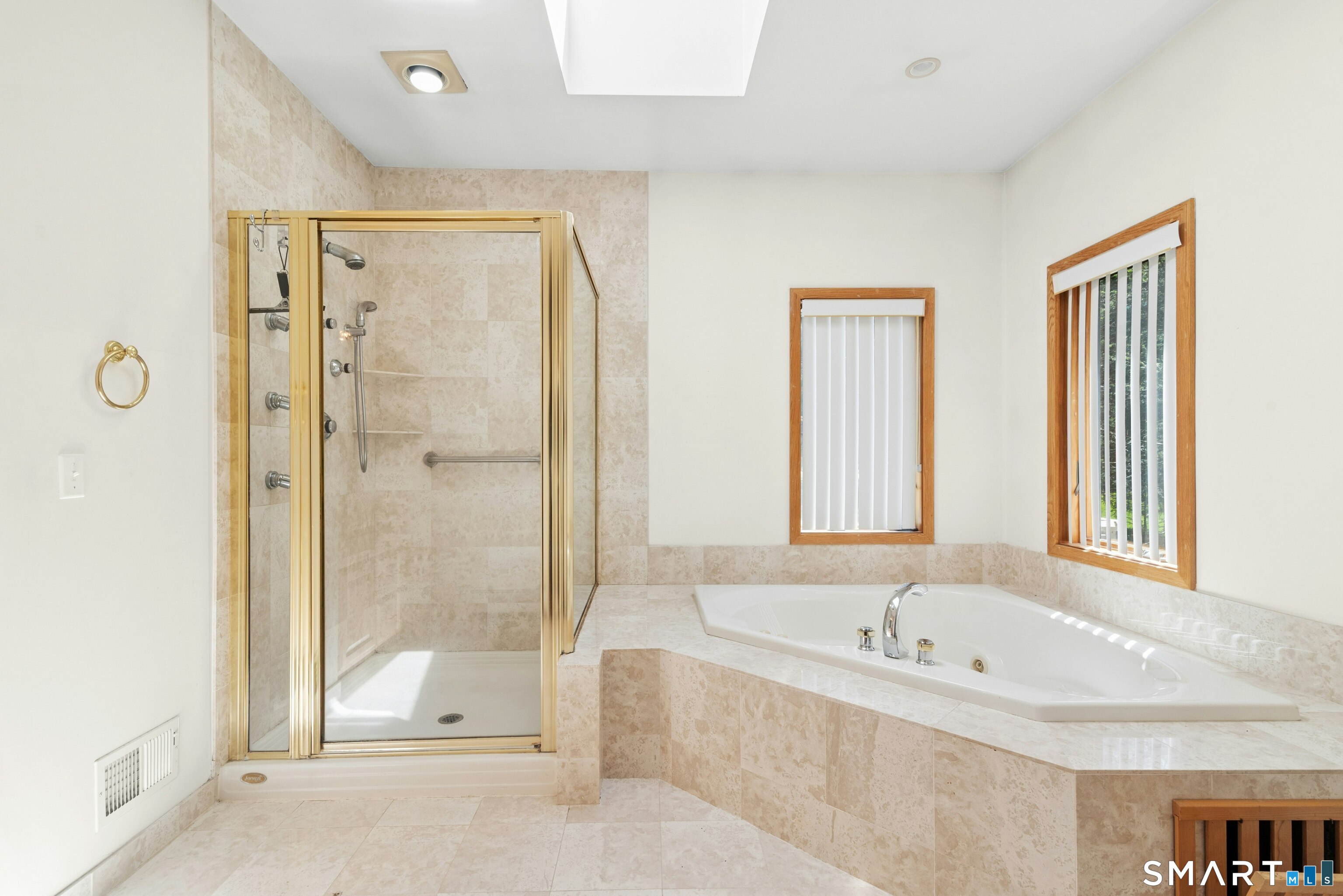 141 Canoe Brook Road Trumbull, CT 06611 - Photo 19 of 40