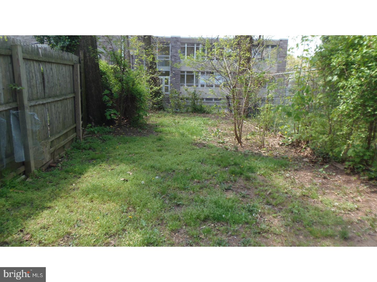657 Rutherford Avenue Trenton, NJ 08618 - Photo 4 of 17 Back Yard