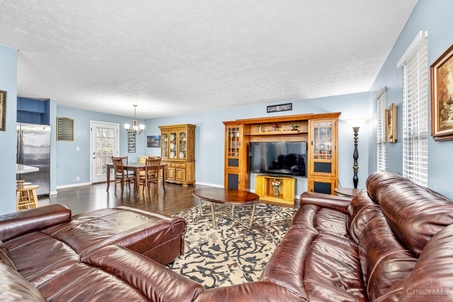 905 Shayler Road Cincinnati, OH 45245 - Photo 5 of 32 Gallery Image 5