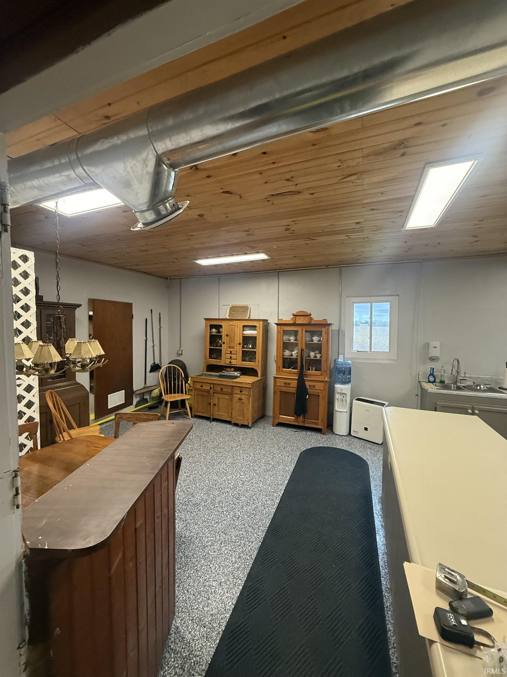3997 South Warren Road Huntington, IN 46750 - Photo 8 of 21 Gallery Image 8