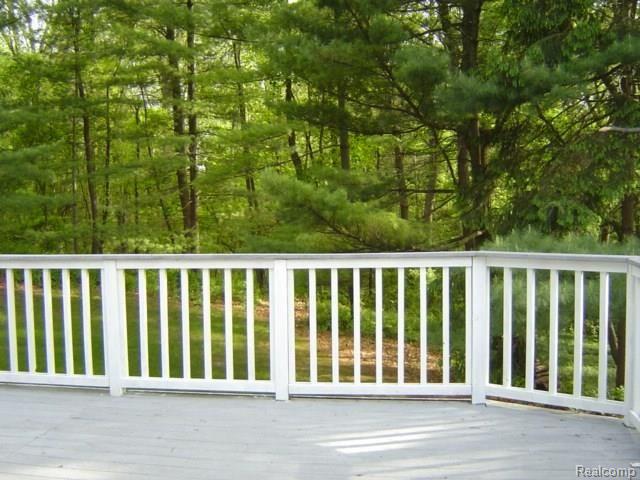 6090 Deguise Court Rochester Hills, MI 48306 - Photo 5 of 5