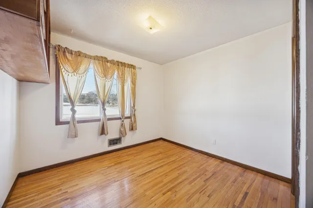 $384,900 | 3256 Hampshire Avenue North, Crystal, MN 55427