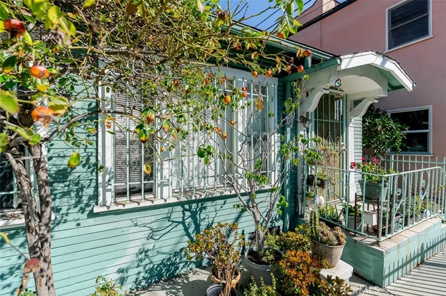 $720,000 | 1216 North St Andrews Place, Los Angeles, CA 90038