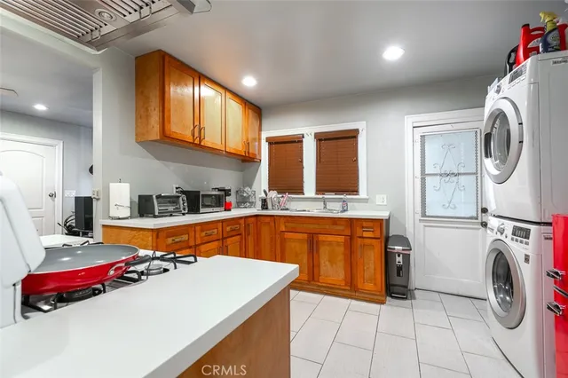 $720,000 | 1216 North St Andrews Place, Los Angeles, CA 90038