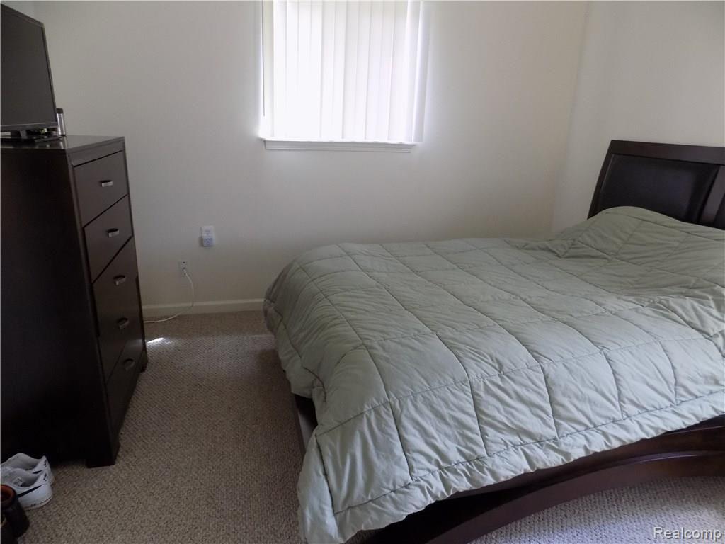 27276 Bunert Road Warren, MI 48088 - Photo 7 of 22 7.JPG