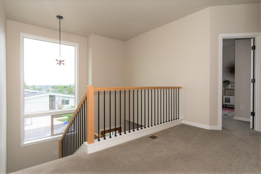 63150 Iner Loop Bend, OR 97701 - Photo 26 of 45 Large landing