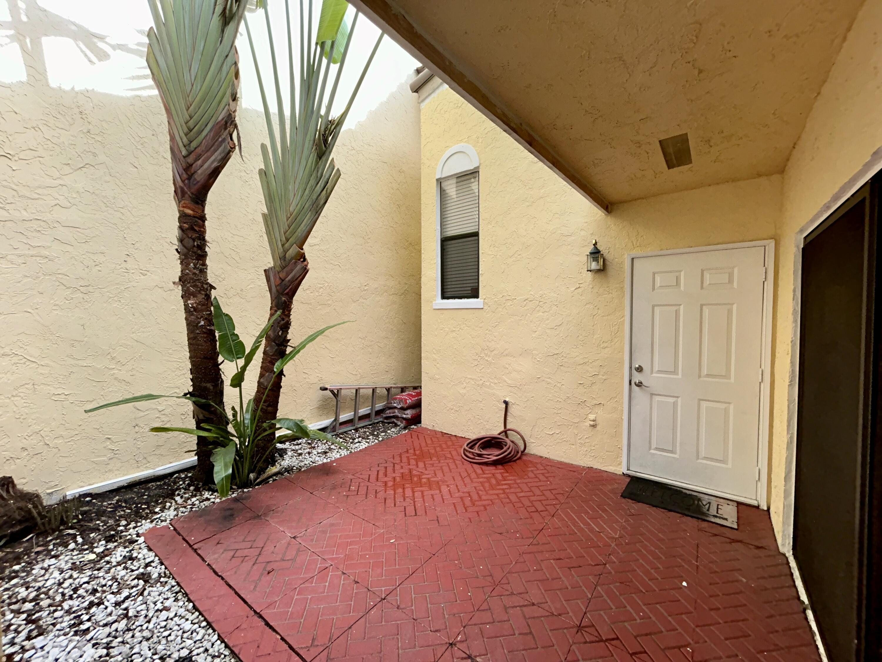 22342 Pineapple Walk Drive Boca Raton, FL 33433 - Photo 3 of 15 IMG_6540
